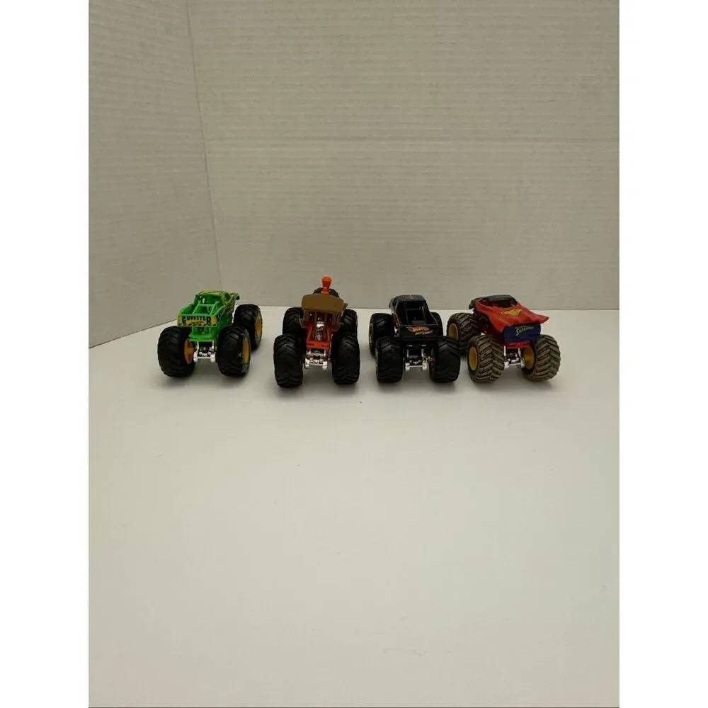 Hot Wheels Monster Trucks Set of 4 Loco Punk Superman Gunkster Beat That